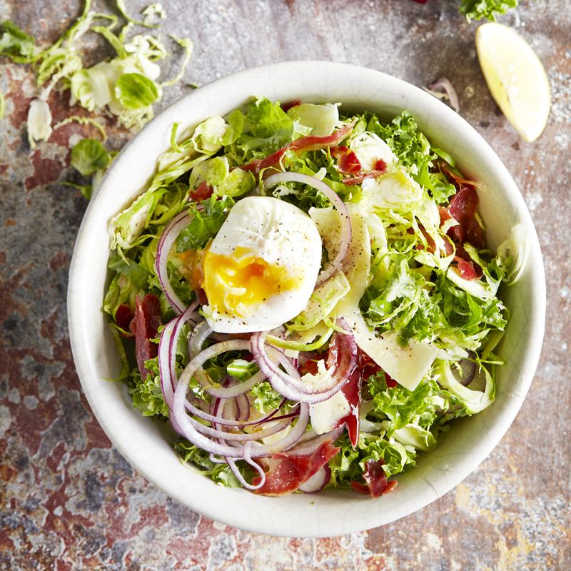 Green salad with egg
