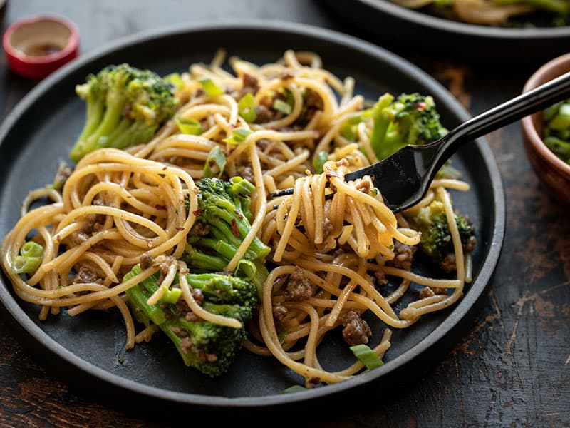 Honey broccoli noodles